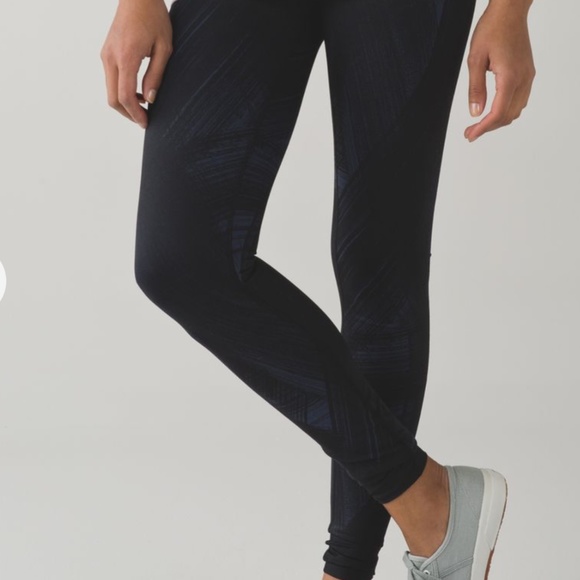lululemon Wunder Under Full On Lyon in Wind Chill Deep Navy/ Black sz 4 - Picture 1 of 8